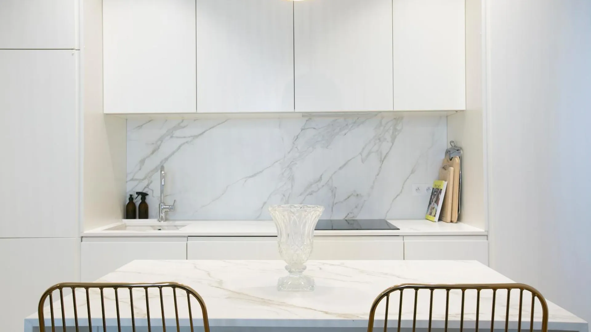Διαμέρισμα Classy 2 Bedroom - G03 *