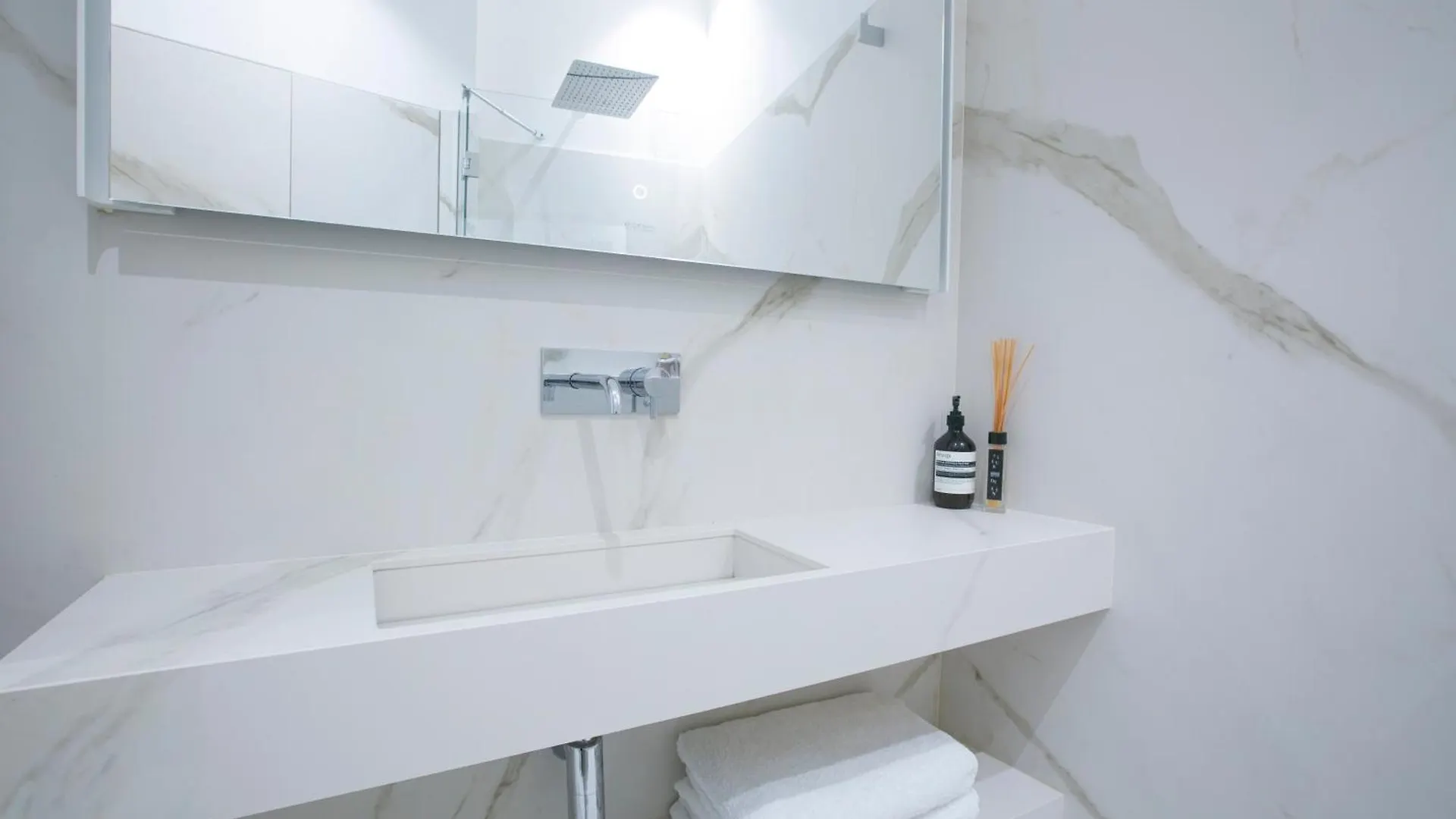 Apartment Classy 2 Bedroom - G03 Paris